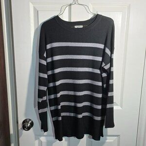 Women's Long Sleeve Tunic Sweater- S
